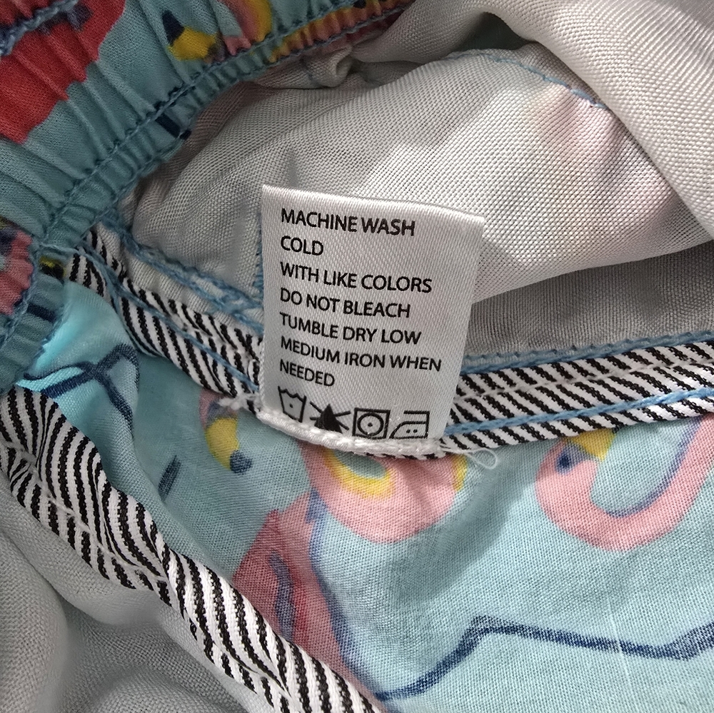 Free Planet Flamingo Cotton Shorts Size Small - Picture 5 of 8